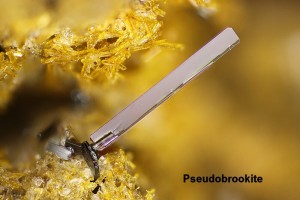 Photo Pseudobrookite.jpg